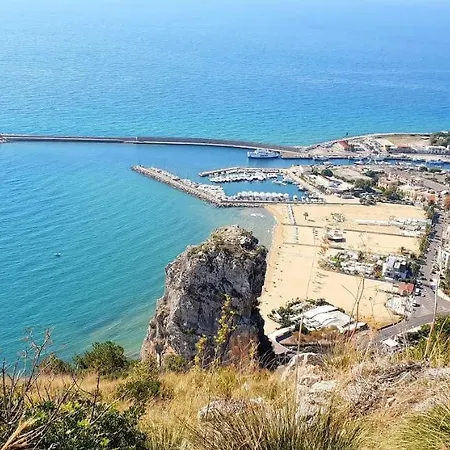 Villa Leo
